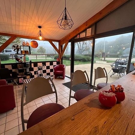 Le Circuit Bed and Breakfast Mézilles Exteriör bild