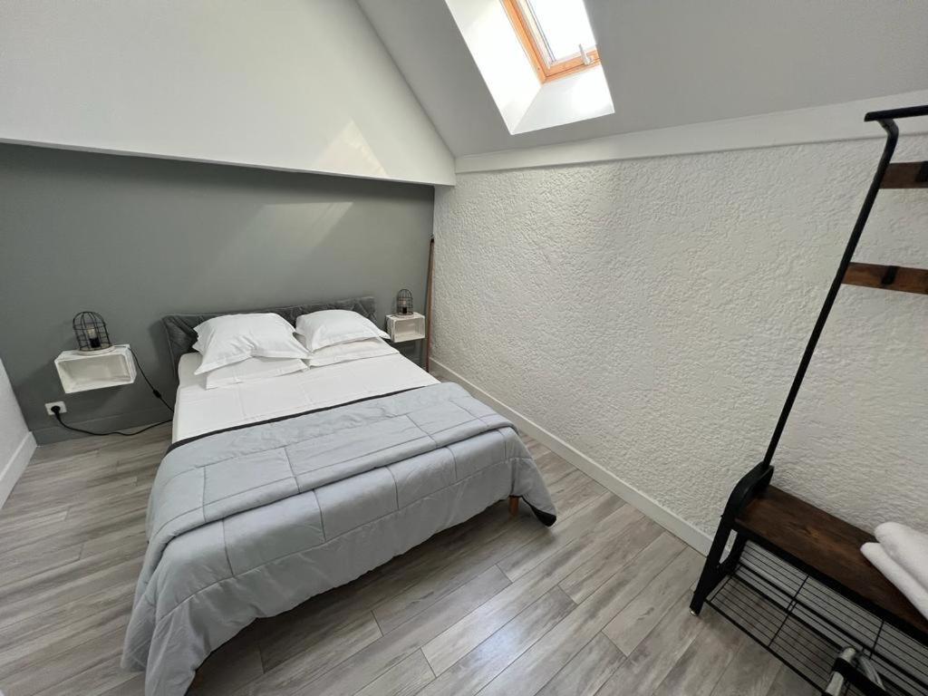 Le Circuit Bed and Breakfast Mézilles Exteriör bild