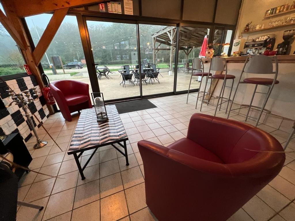 Le Circuit Bed and Breakfast Mézilles Exteriör bild